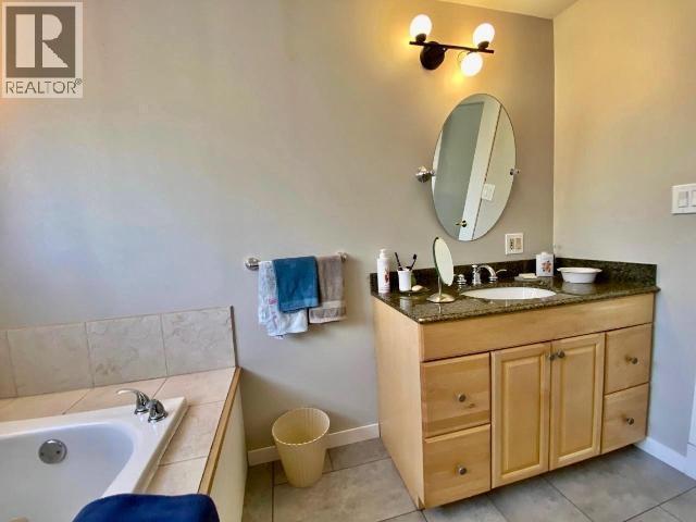 2916 Barriere Lakes Road, Barriere, British Columbia  V0E 1E0 - Photo 18 - 10384024