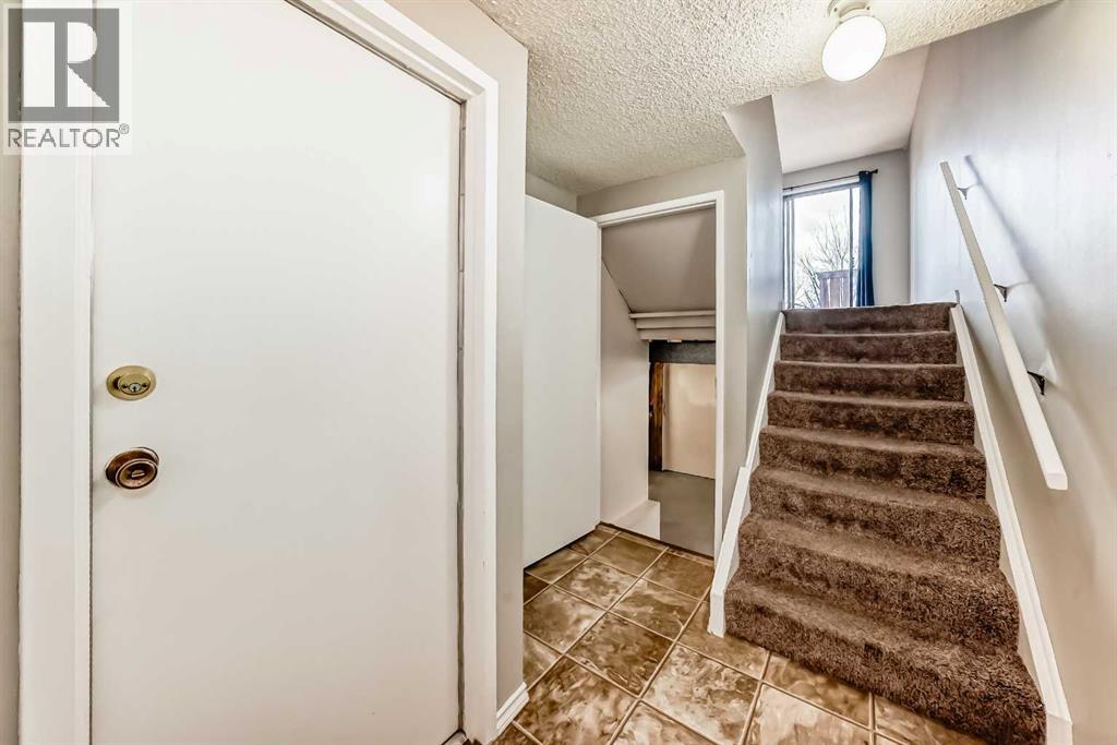 6909 Ranchero Road Nw, Calgary, Alberta  T3G 1J6 - Photo 5 - A2302172