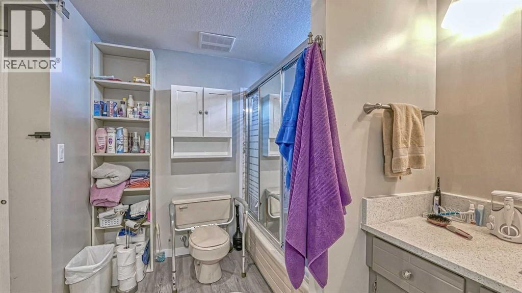 64 Midglen Drive Se, Calgary, Alberta  T2X 1G7 - Photo 34 - A2302754