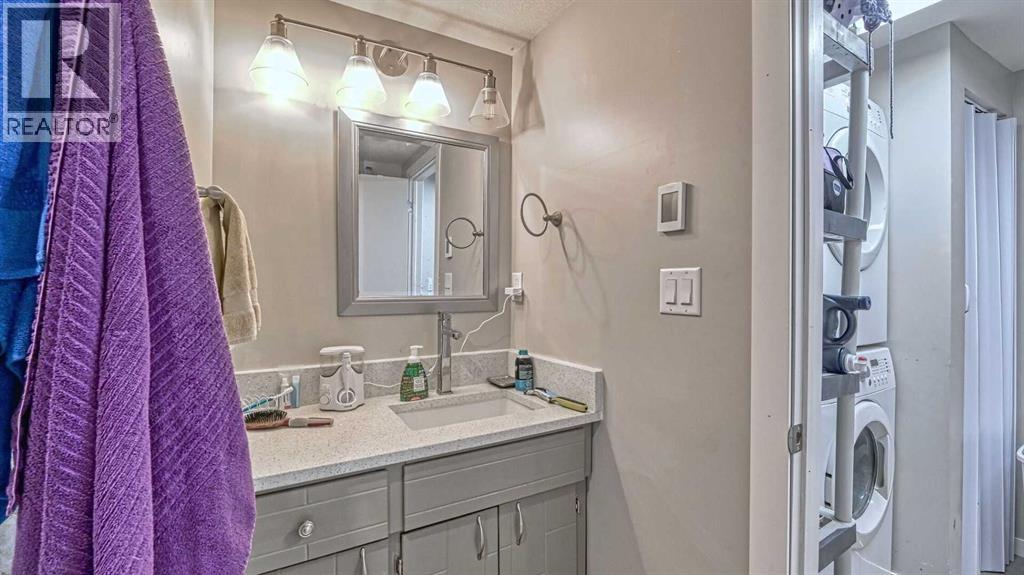 64 Midglen Drive Se, Calgary, Alberta  T2X 1G7 - Photo 35 - A2302754