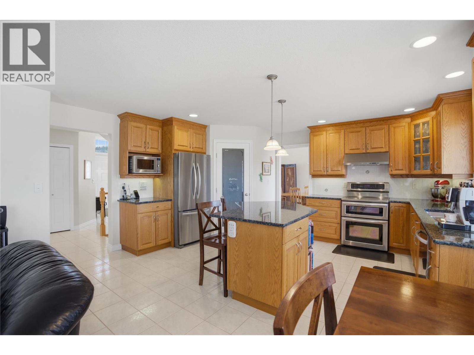 851 Bramble Place, Kamloops, British Columbia  V1S 1Y6 - Photo 6 - 10384339