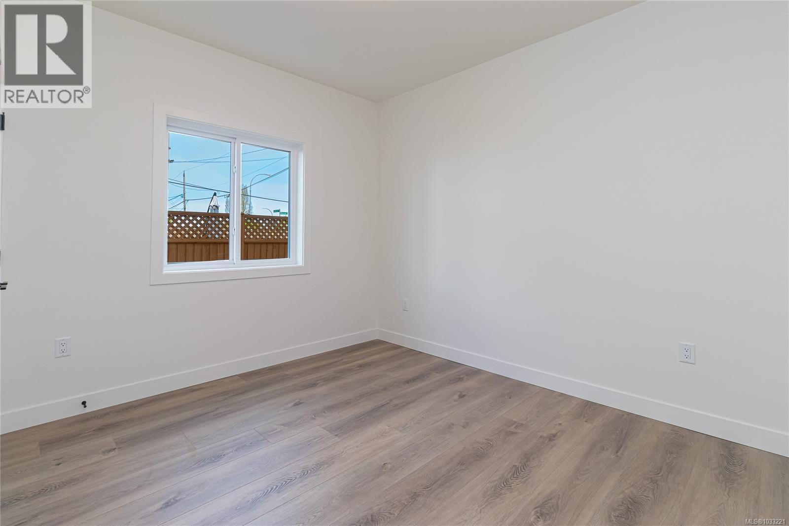 # 4 95 Battleford Ave, Saanich, British Columbia  V8Z 1K5 - Photo 8 - 1033221