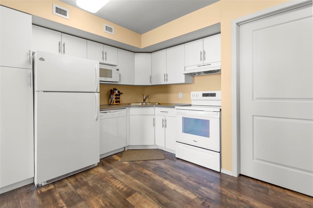 2314 2 Brighton Lane, Steinbach, Manitoba  R5G 0X6 - Photo 1 - 202607776