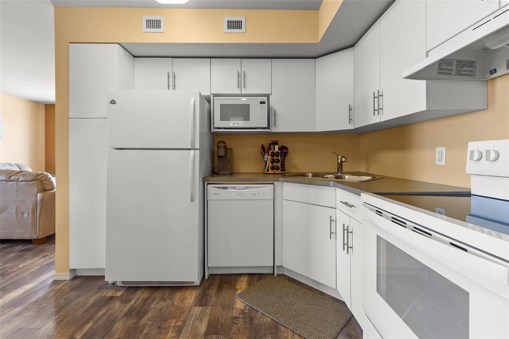 2314 2 Brighton Lane, Steinbach, Manitoba  R5G 0X6 - Photo 2 - 202607776