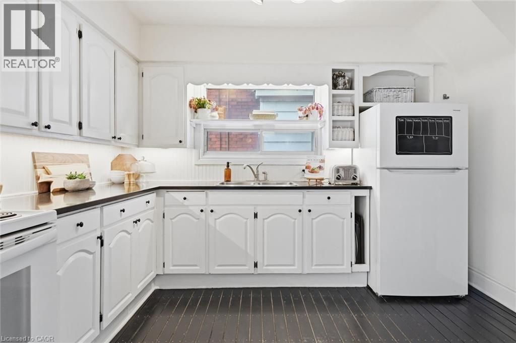 153 Graham Avenue S, Hamilton, Ontario  L8K 2M5 - Photo 13 - 40823011