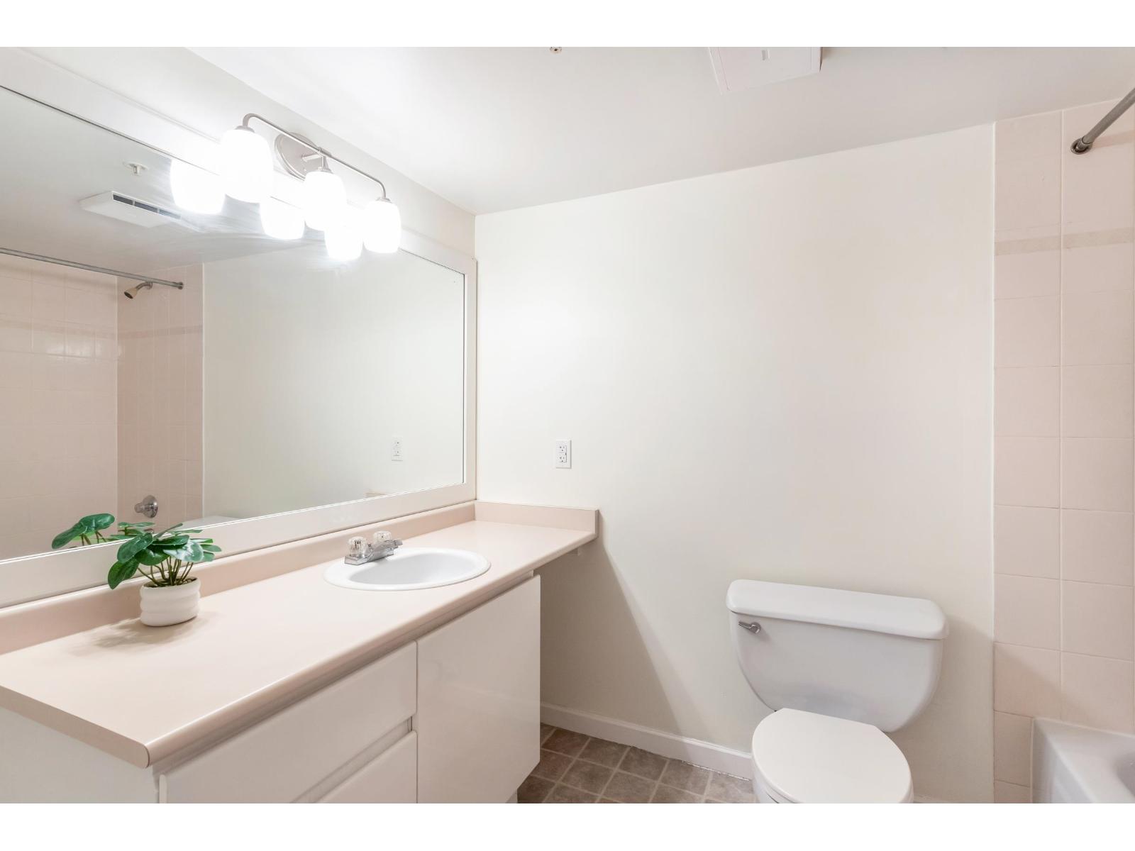 101 9962 148 Street, Surrey, British Columbia  V3R 0P9 - Photo 19 - R3113647