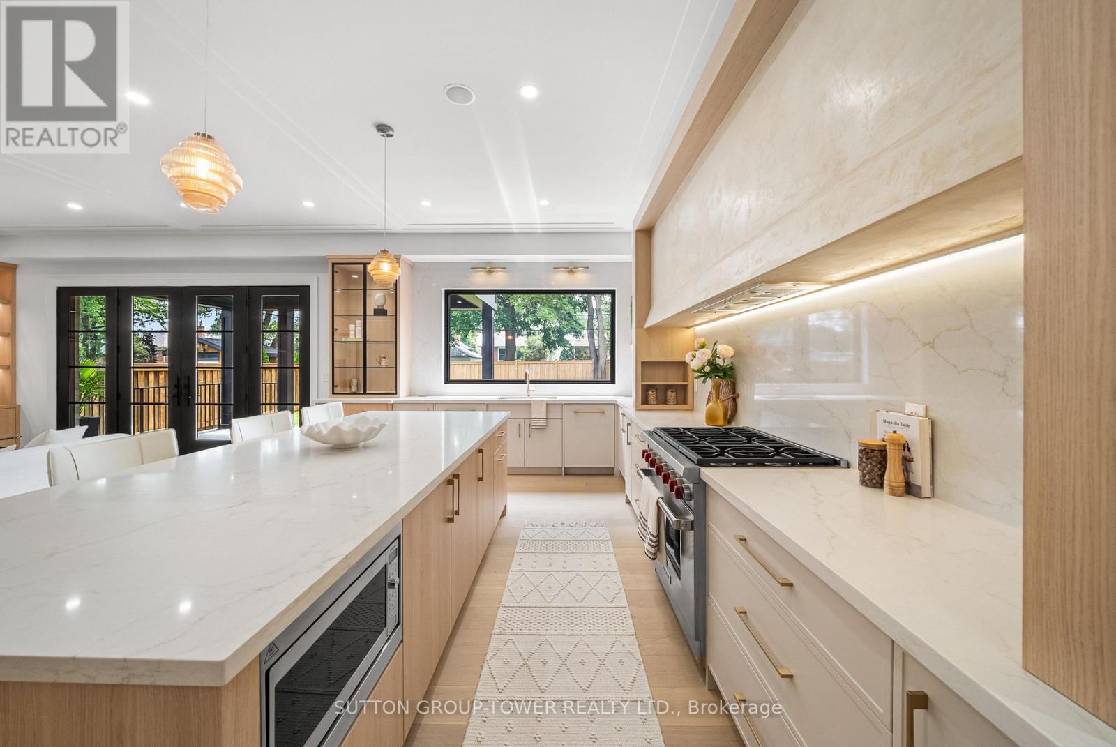 121 Edgecroft Road, Toronto, Ontario  M8Z 2C2 - Photo 12 - W12801170