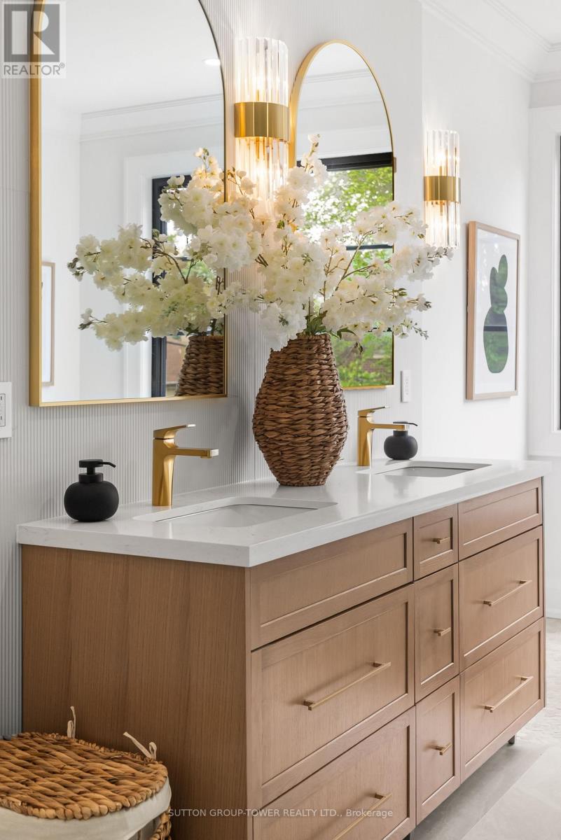 121 Edgecroft Road, Toronto, Ontario  M8Z 2C2 - Photo 28 - W12801170