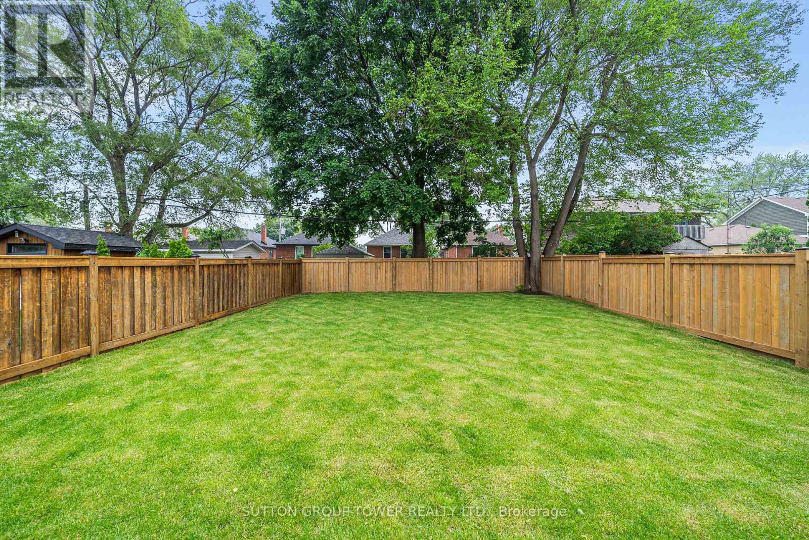 121 Edgecroft Road, Toronto, Ontario  M8Z 2C2 - Photo 34 - W12801170