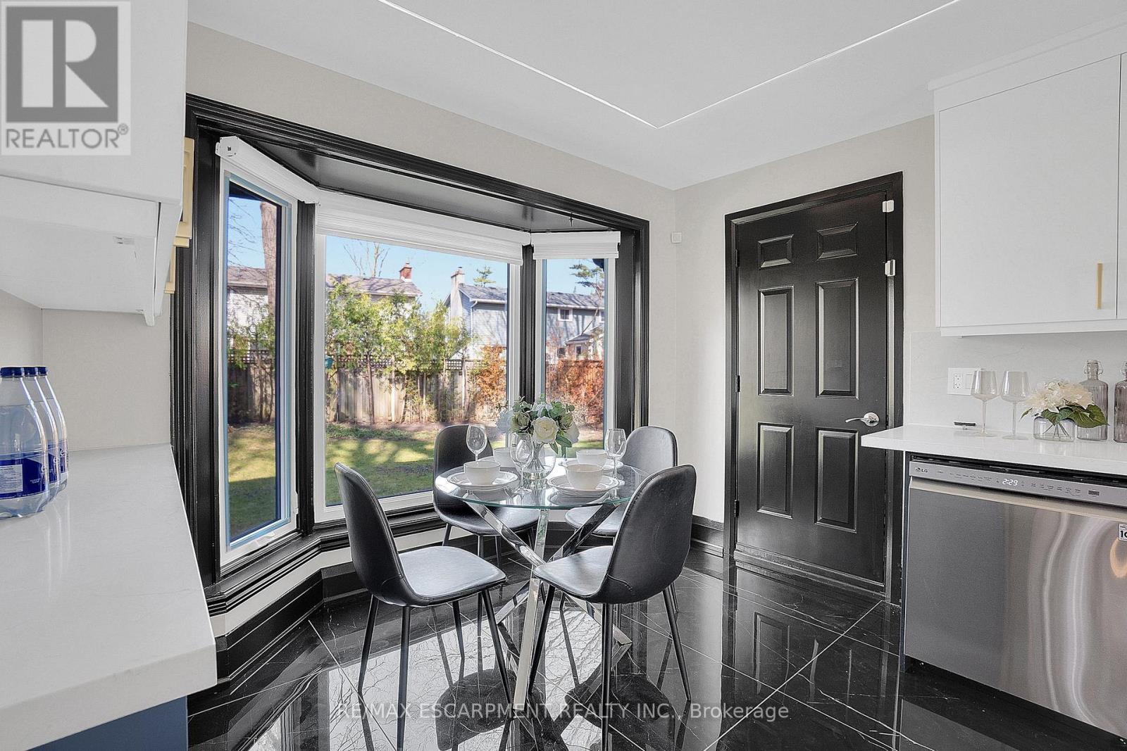 1915 Delaney Drive, Mississauga, Ontario  L5J 3L1 - Photo 18 - W13003782