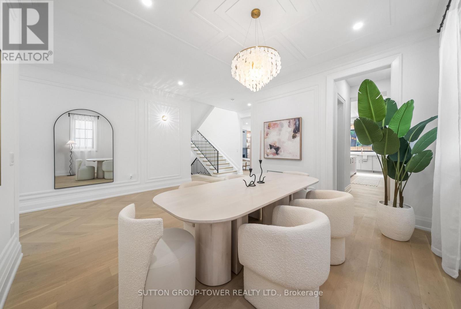 121 Edgecroft Road, Toronto, Ontario  M8Z 2C2 - Photo 6 - W12801170