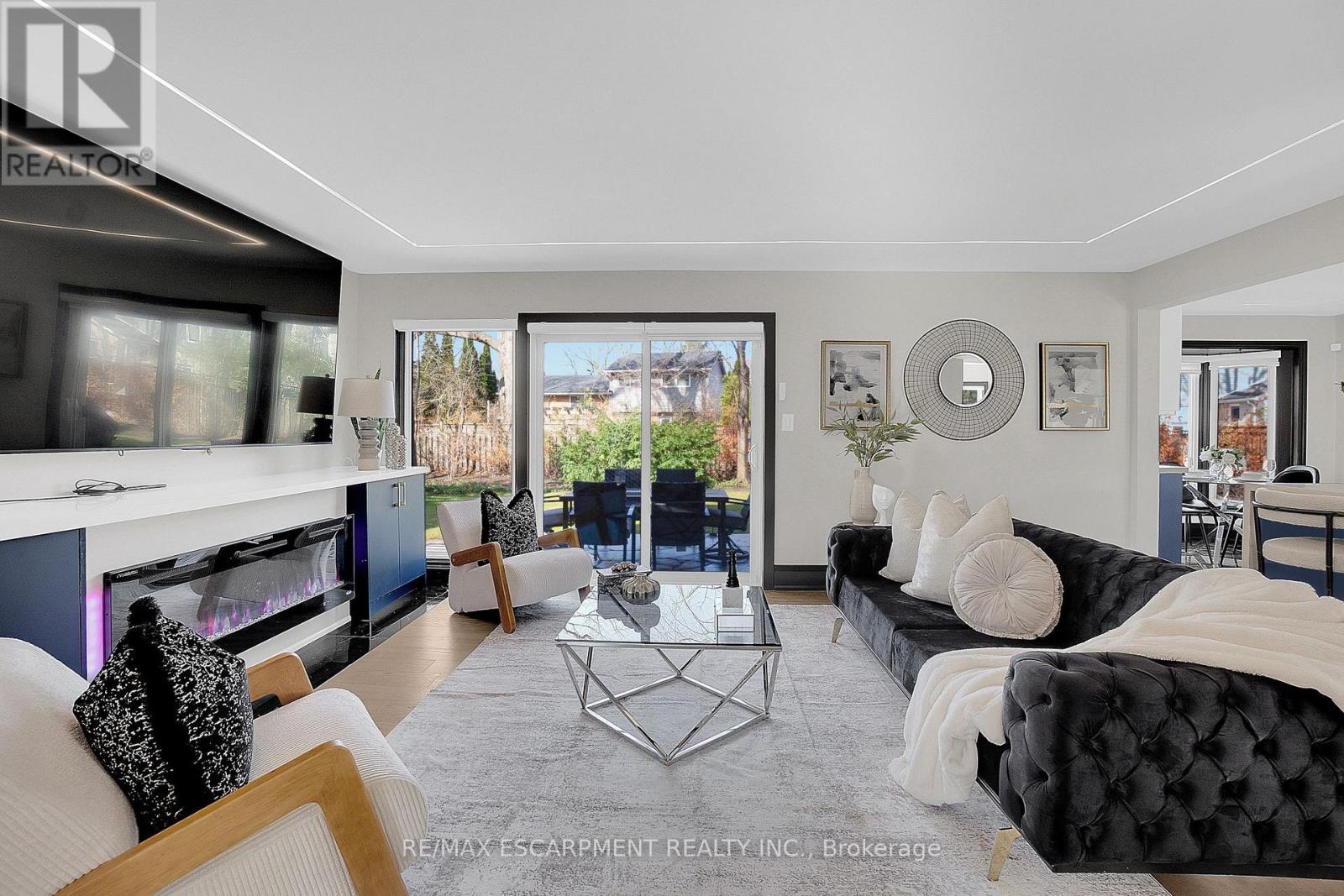 1915 Delaney Drive, Mississauga, Ontario  L5J 3L1 - Photo 3 - W13003782