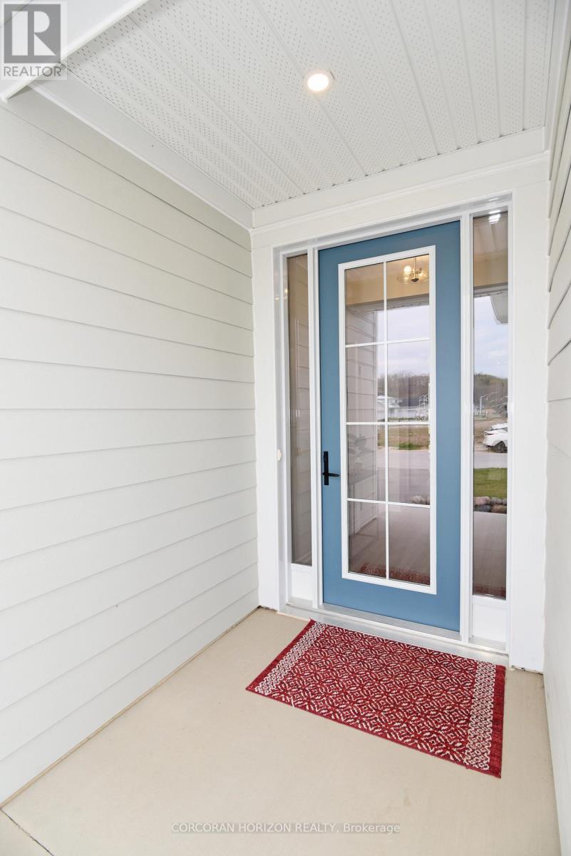 403 Breakwater Boulevard, Central Elgin, Ontario  N5L 0B5 - Photo 2 - X13003912