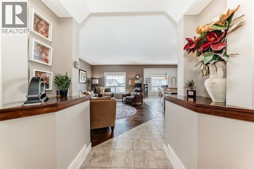 191 Pantego Close NW, Calgary, Alberta  T3K 0K3 - Photo 2 - A2298544