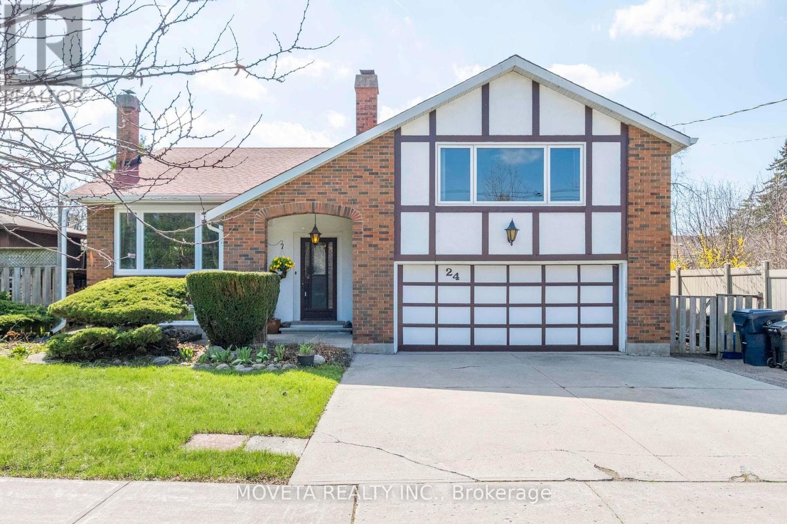 <div class="slider-price">$1,179,000</div><p>24 Cactus Avenue, Toronto, Ontario</p>