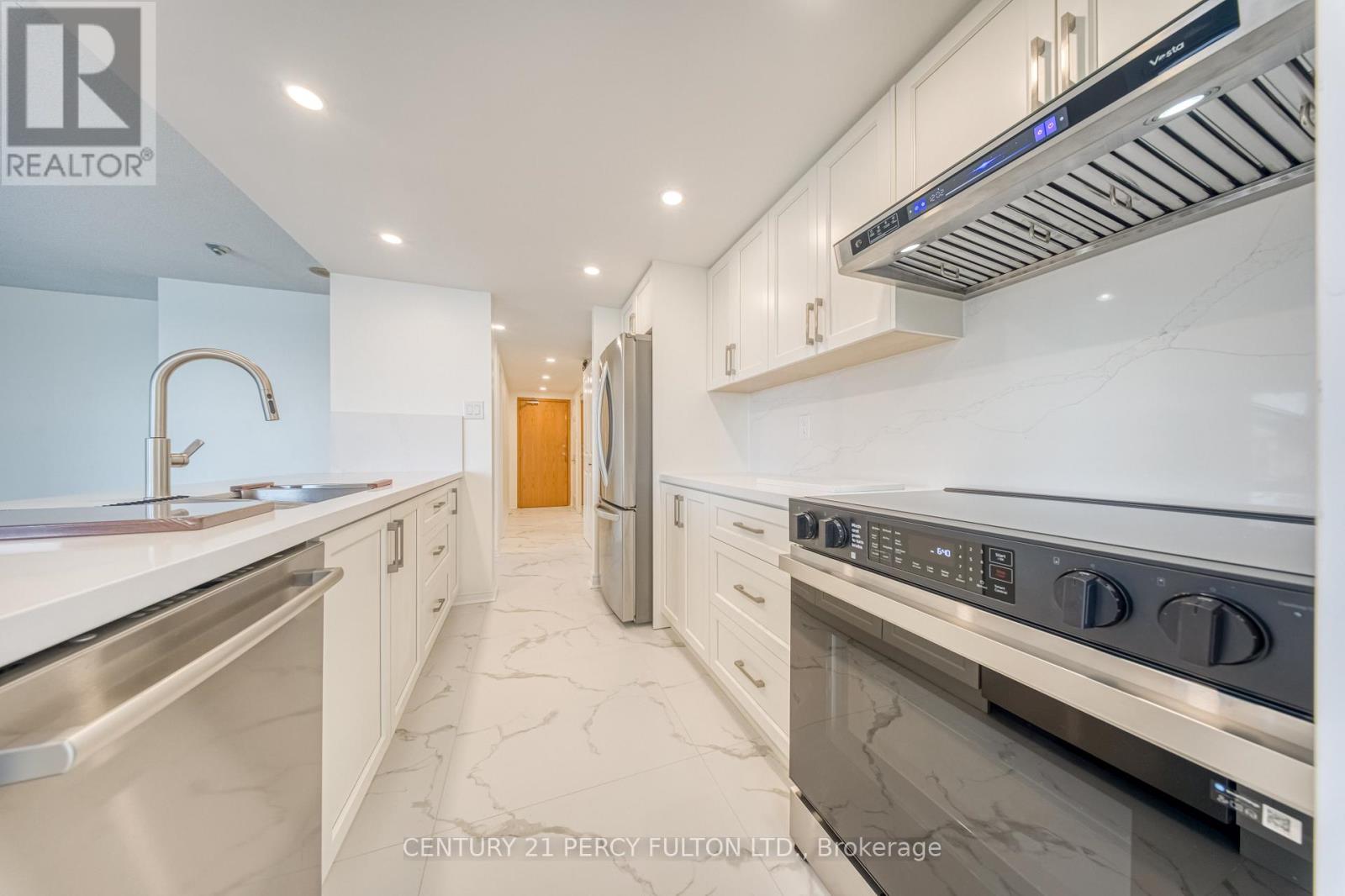 1508 - 77 Harbour Square, Toronto, Ontario  M5J 2S2 - Photo 12 - C13036080