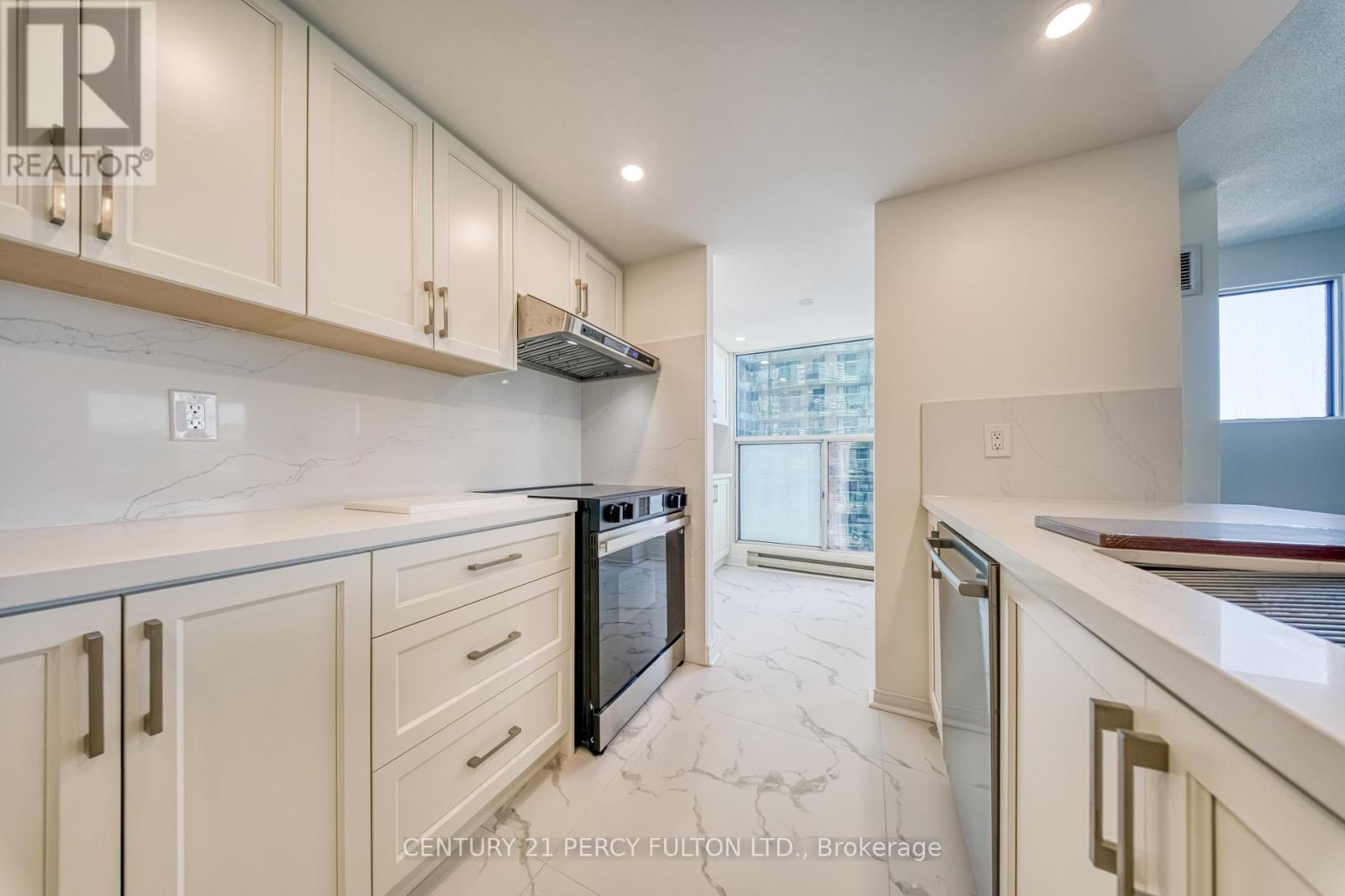 1508 - 77 Harbour Square, Toronto, Ontario  M5J 2S2 - Photo 13 - C13036080