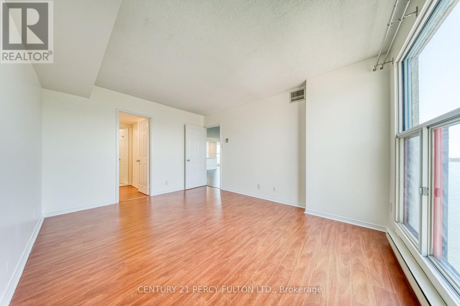 1508 - 77 Harbour Square, Toronto, Ontario  M5J 2S2 - Photo 25 - C13036080