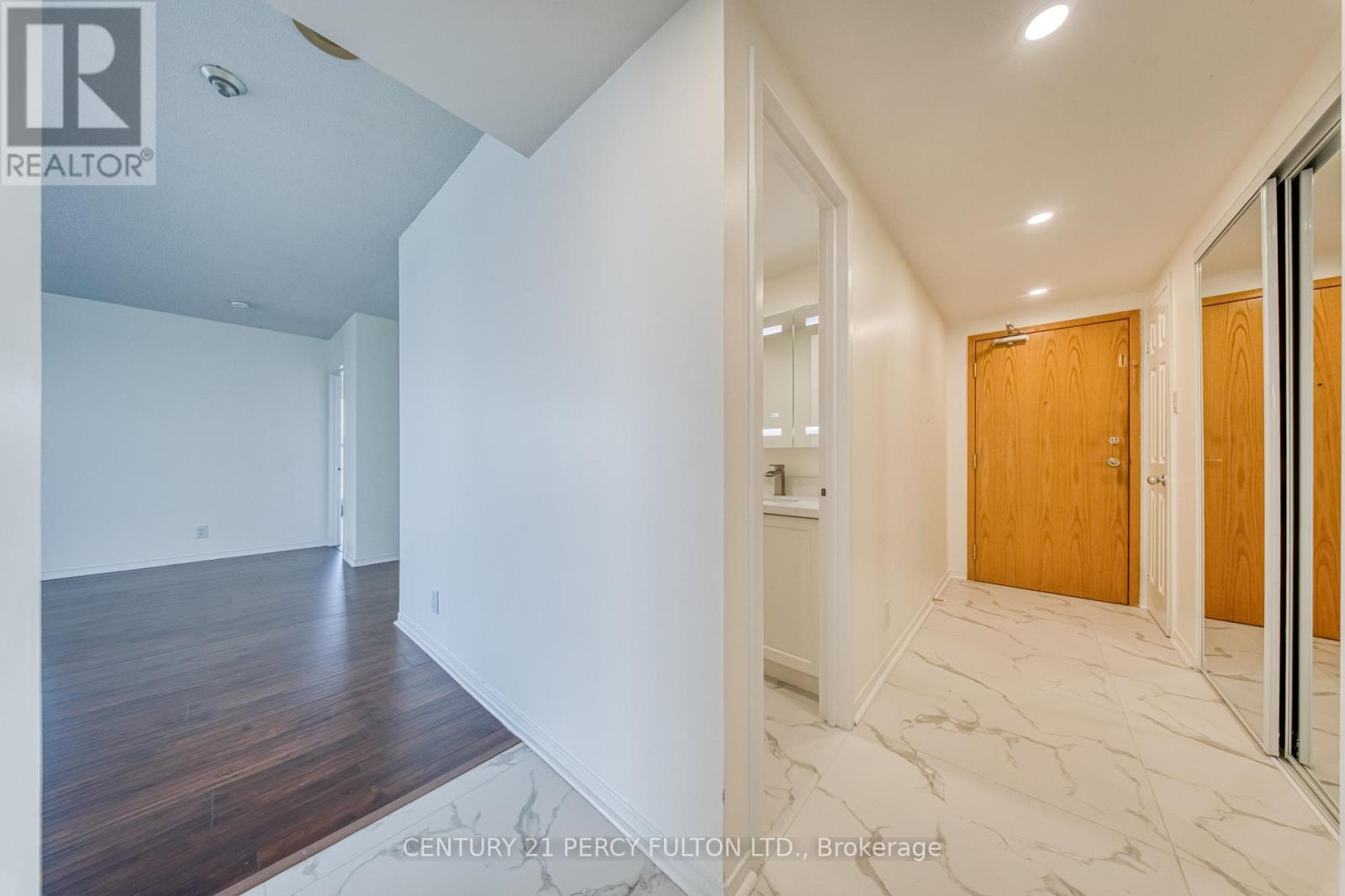 1508 - 77 Harbour Square, Toronto, Ontario  M5J 2S2 - Photo 5 - C13036080