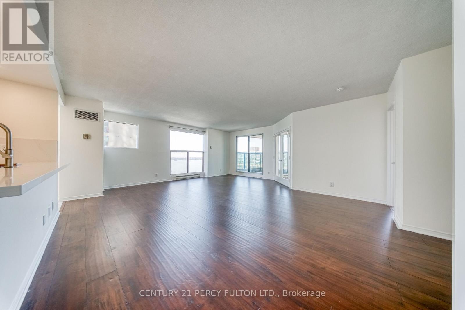 1508 - 77 Harbour Square, Toronto, Ontario  M5J 2S2 - Photo 7 - C13036080