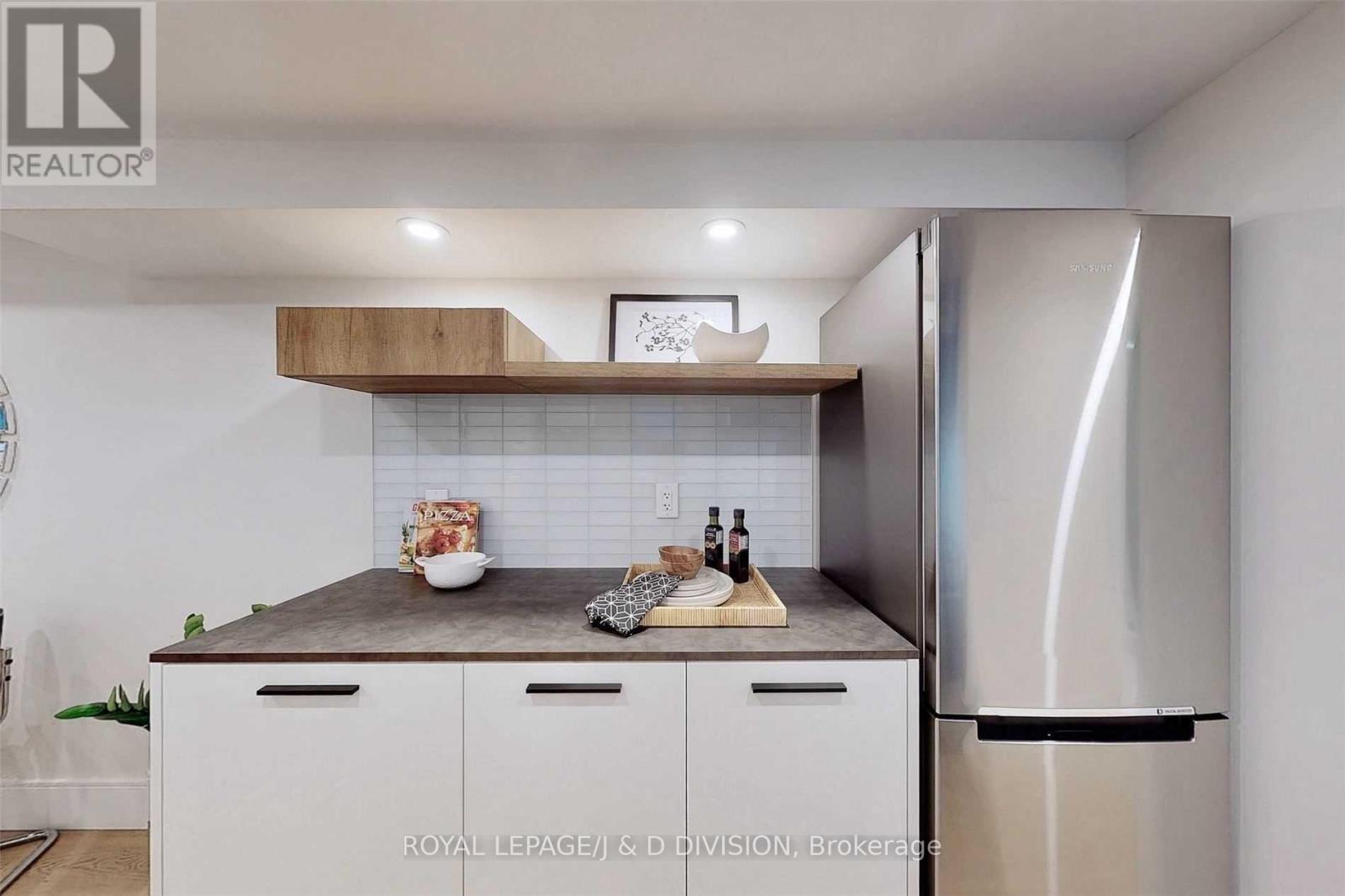 Lower - 26 Henderson Avenue, Toronto, Ontario  M6J 2B8 - Photo 4 - C13036122