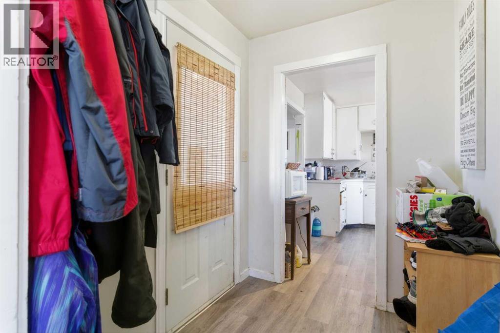 33 7 Avenue NE, Three Hills, Alberta  T0M 2N0 - Photo 8 - A2304509