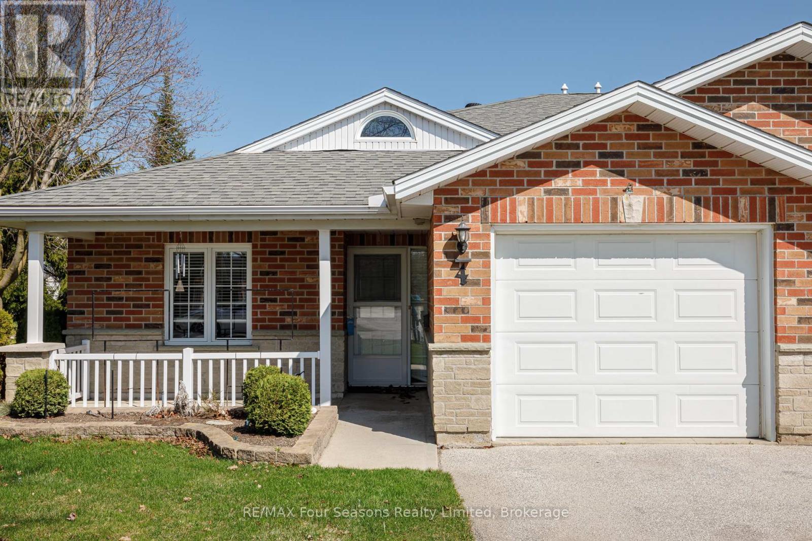 4 - 275 Huron Street, Clearview, Ontario  L0M 1S0 - Photo 3 - S12838340