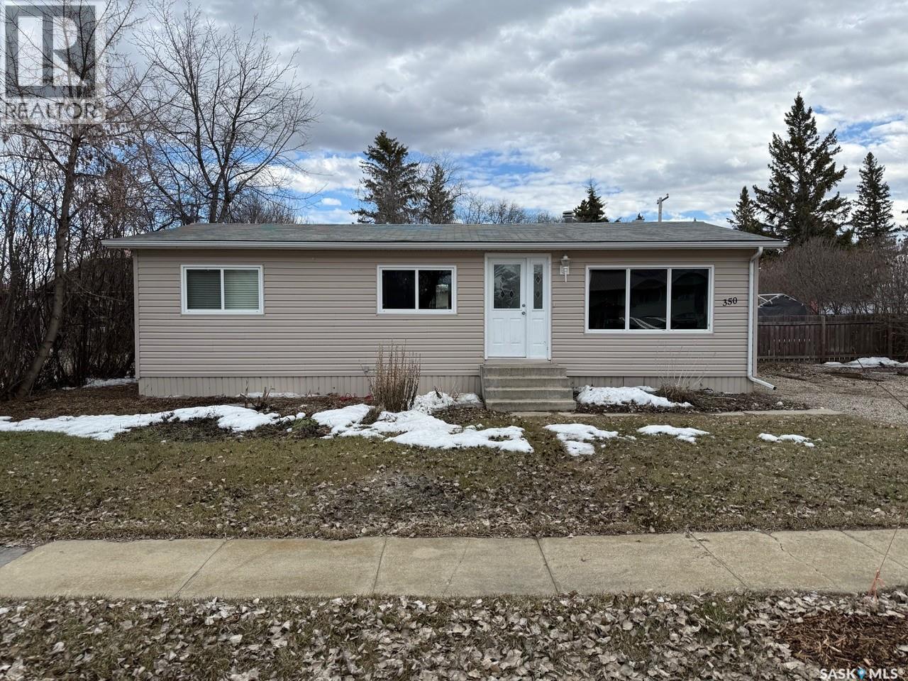 350 1st Street E, Meota, Saskatchewan  S0M 1X0 - Photo 2 - SK033754