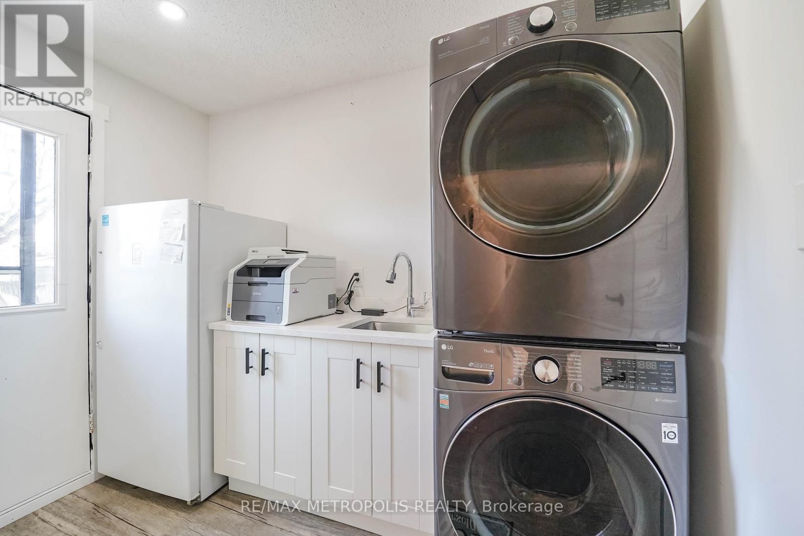 19 Glenabbey Drive, Clarington, Ontario  L1E 1C1 - Photo 10 - E13036002