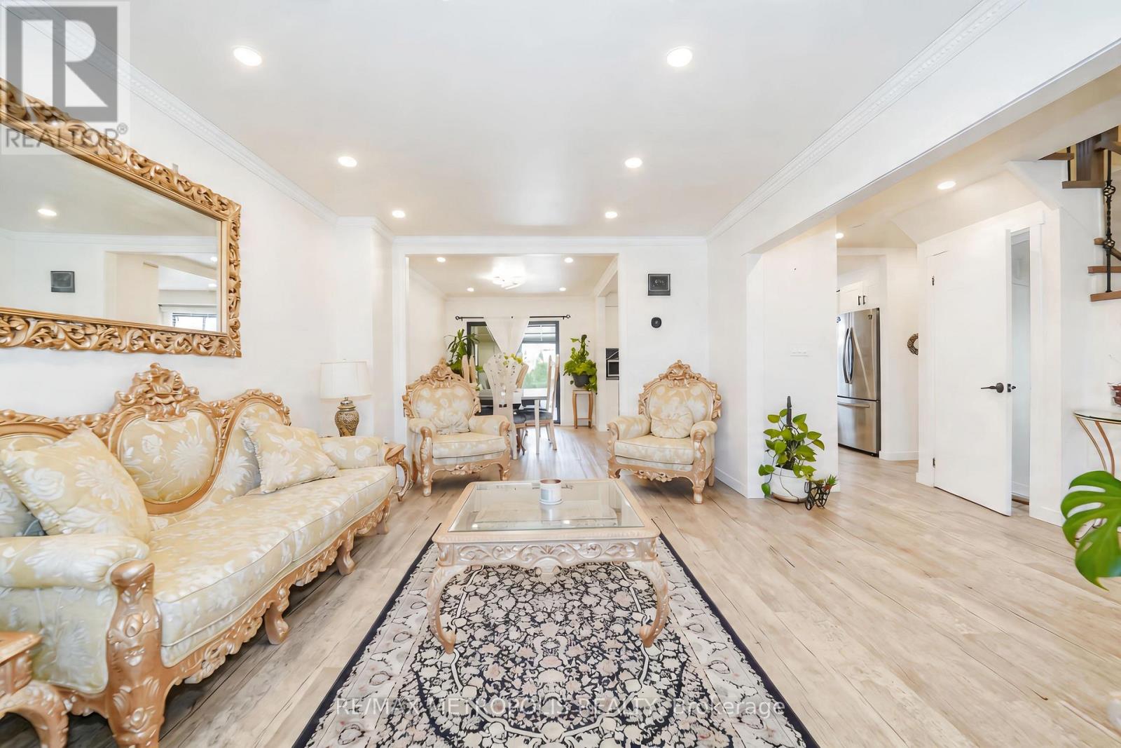 19 Glenabbey Drive, Clarington, Ontario  L1E 1C1 - Photo 5 - E13036002