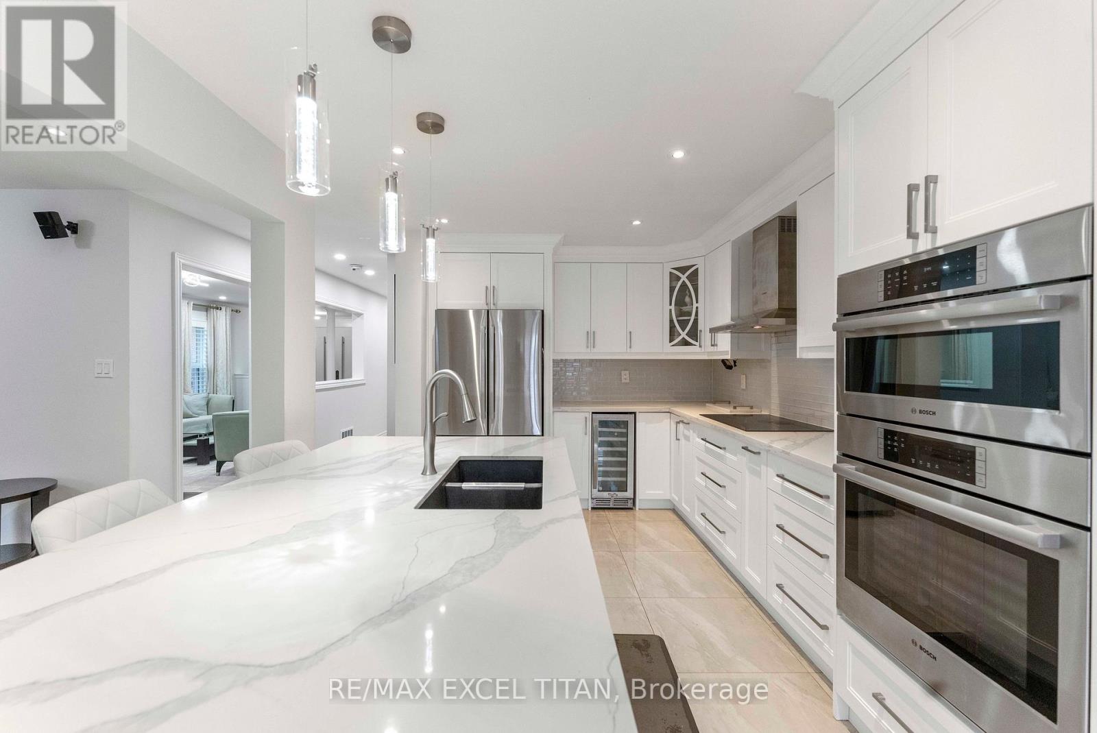 17 Nieuwendyk Street, Whitby, Ontario  L1P 1W5 - Photo 12 - E13036008