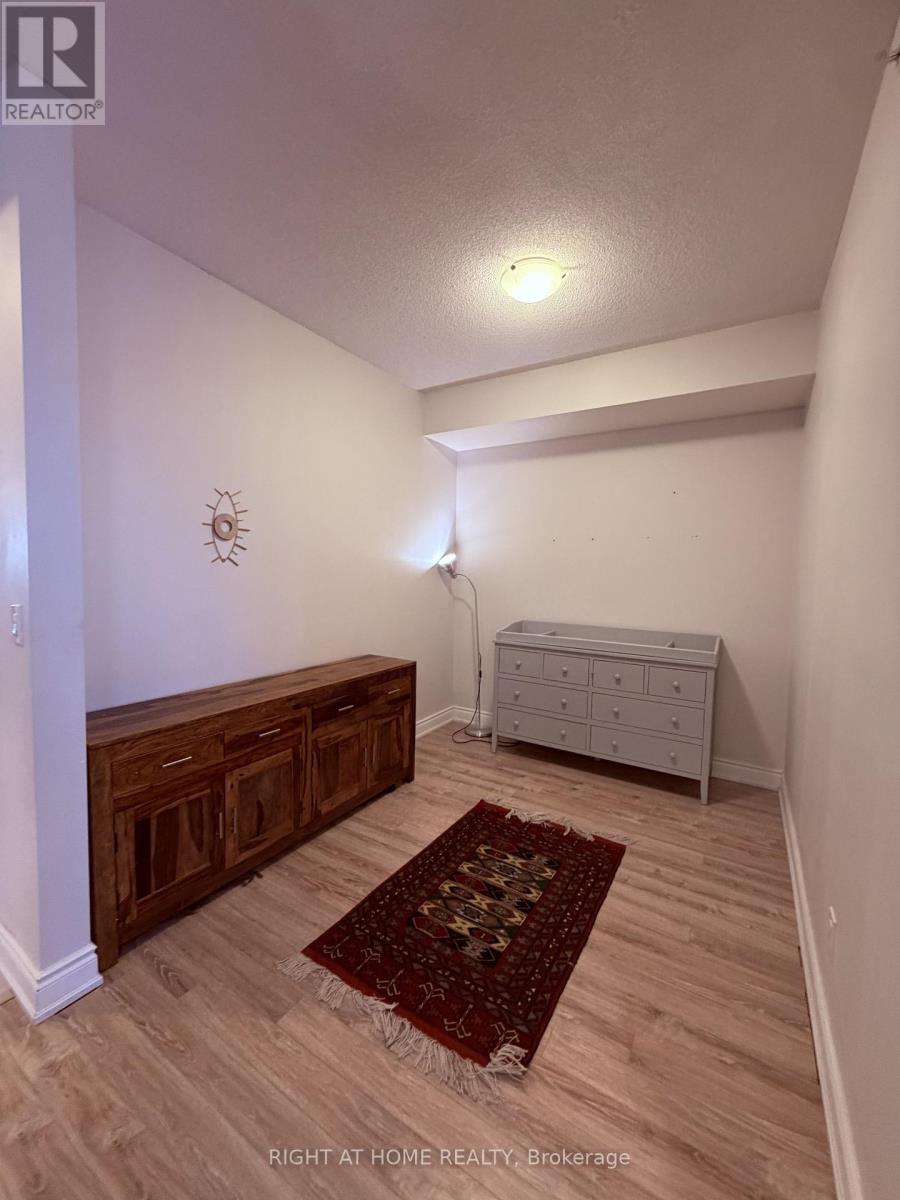 1201b - 9090 Yonge Street, Richmond Hill, Ontario  L4C 0Z1 - Photo 4 - N13036036