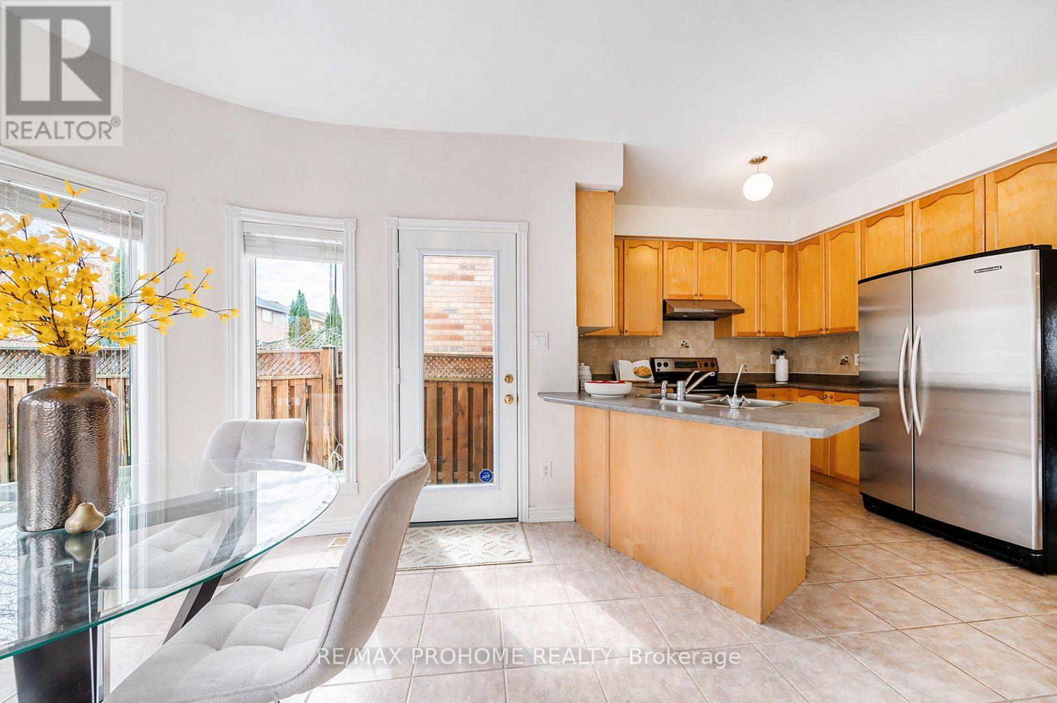 34 Inverhuron Street, Richmond Hill, Ontario  L4E 4H2 - Photo 13 - N13036098