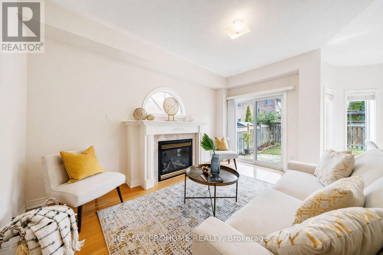 34 Inverhuron Street, Richmond Hill, Ontario  L4E 4H2 - Photo 9 - N13036098