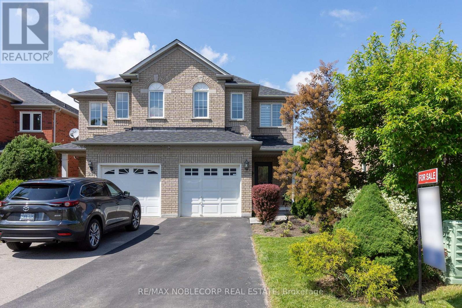 239 Royal Appian Crescent, Vaughan, Ontario  L4K 5L3 - Photo 2 - N13036136