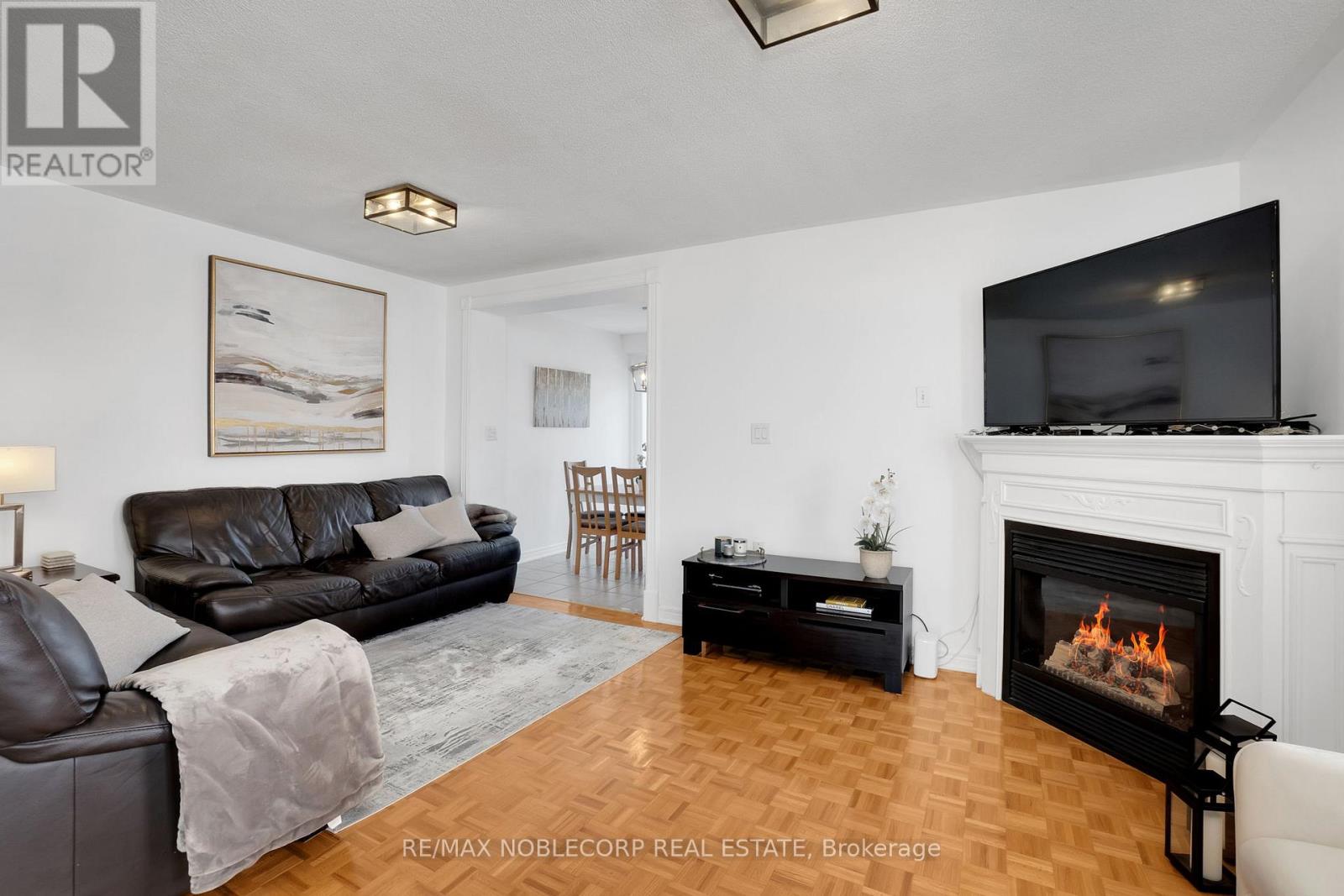 239 Royal Appian Crescent, Vaughan, Ontario  L4K 5L3 - Photo 8 - N13036136