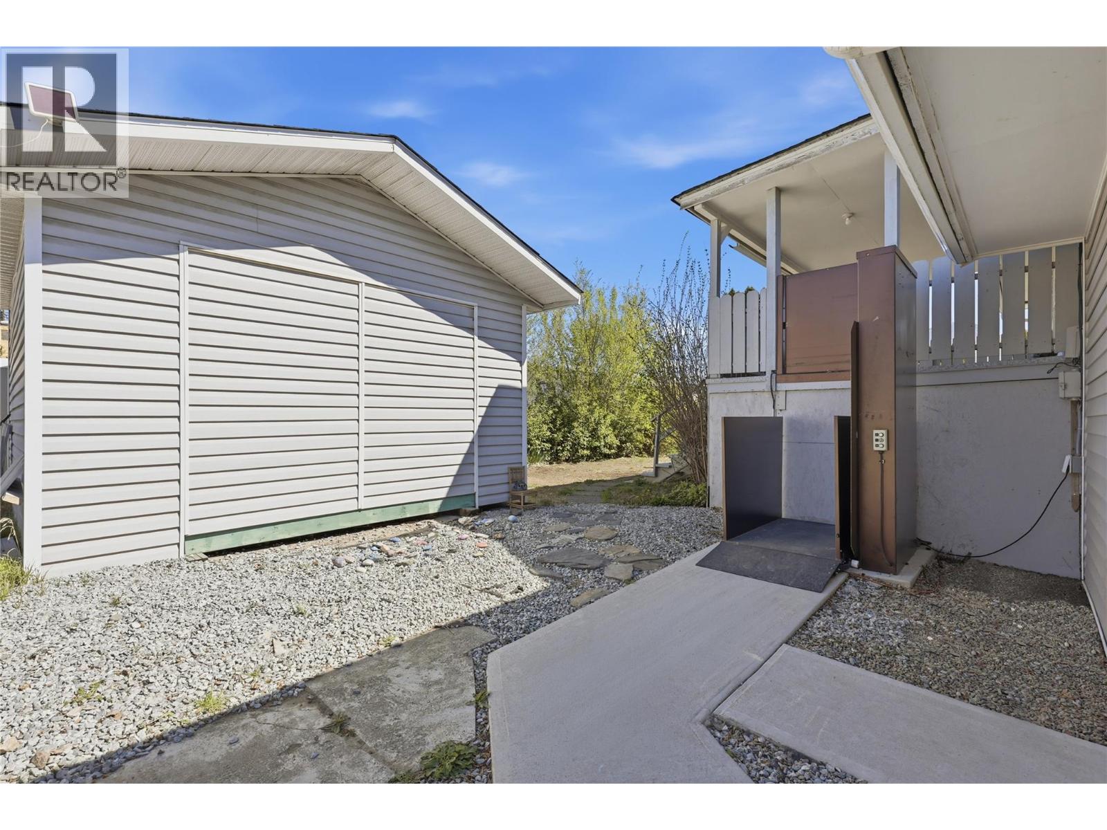 686 Brandon Avenue, Kamloops, British Columbia  V2B 1N4 - Photo 30 - 10384611