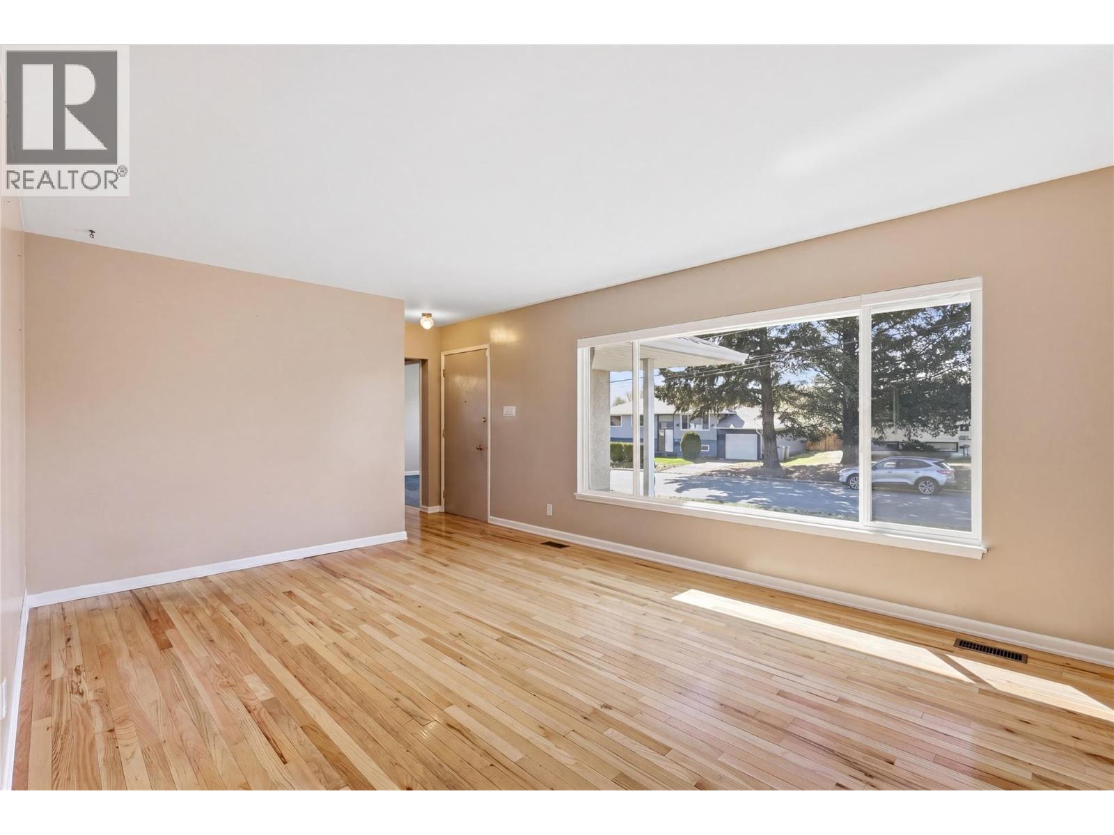 686 Brandon Avenue, Kamloops, British Columbia  V2B 1N4 - Photo 5 - 10384611