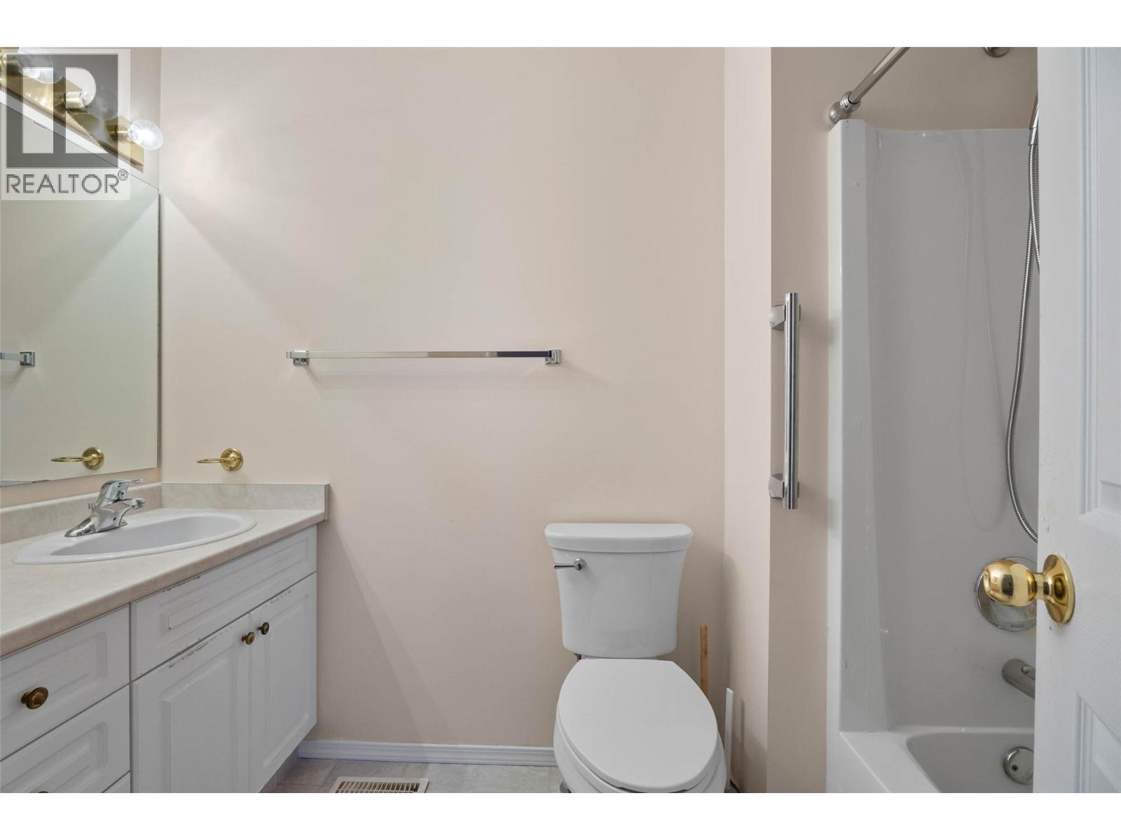 2022 Pacific Way Unit# 6, Kamloops, British Columbia  V1S 1T1 - Photo 11 - 10384546