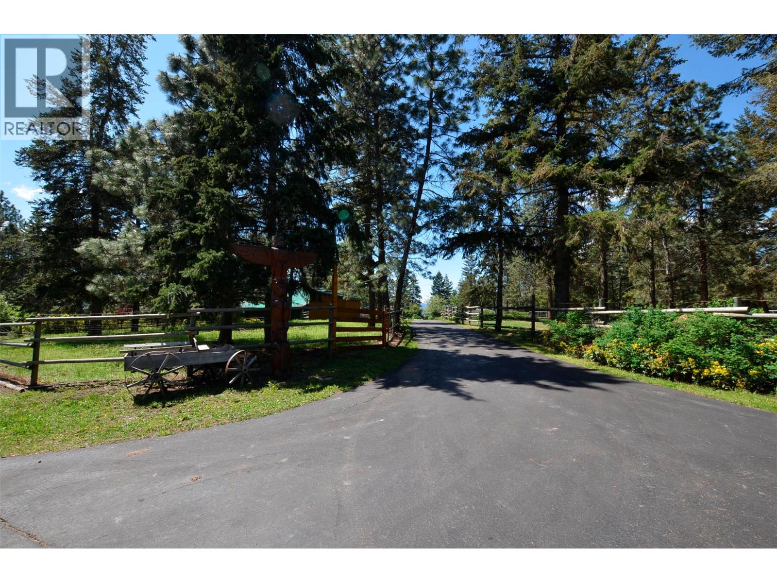 60 Valeview Road, Lumby, British Columbia  V0E 2G1 - Photo 10 - 10384219