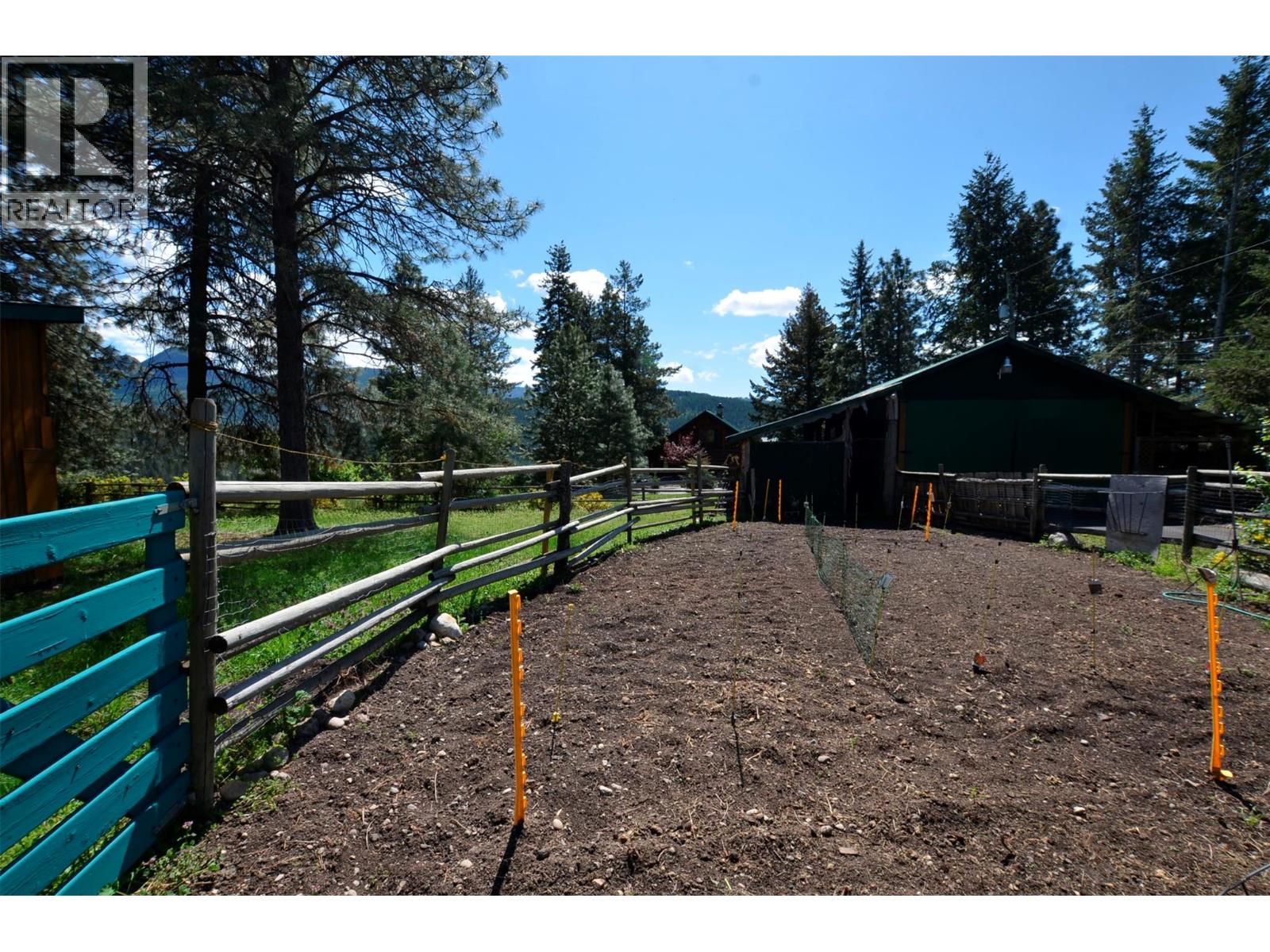 60 Valeview Road, Lumby, British Columbia  V0E 2G1 - Photo 13 - 10384219