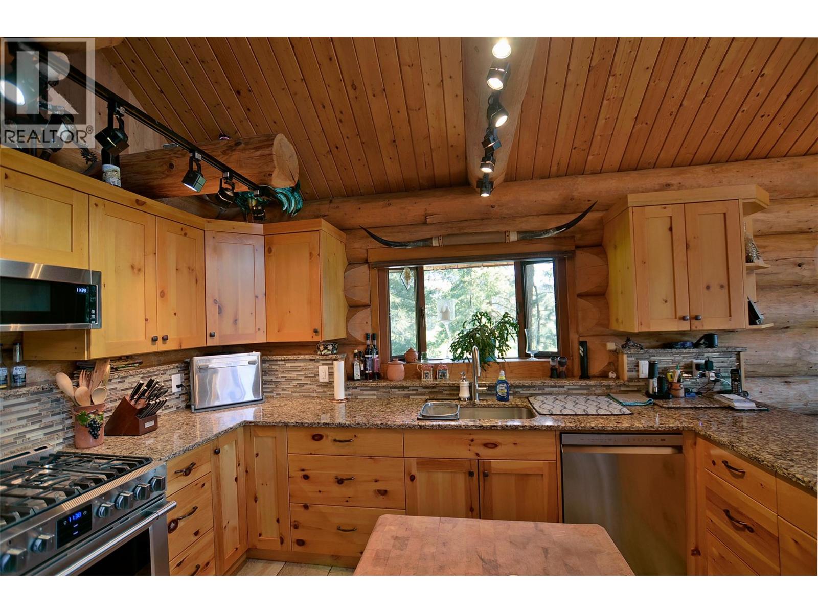 60 Valeview Road, Lumby, British Columbia  V0E 2G1 - Photo 30 - 10384219