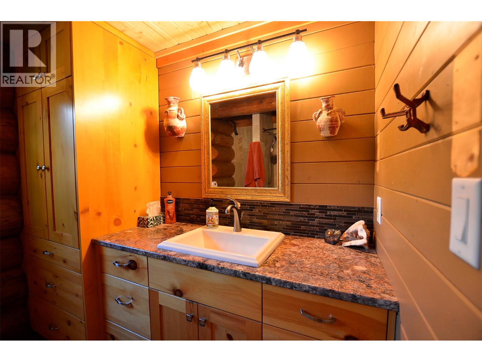 60 Valeview Road, Lumby, British Columbia  V0E 2G1 - Photo 38 - 10384219