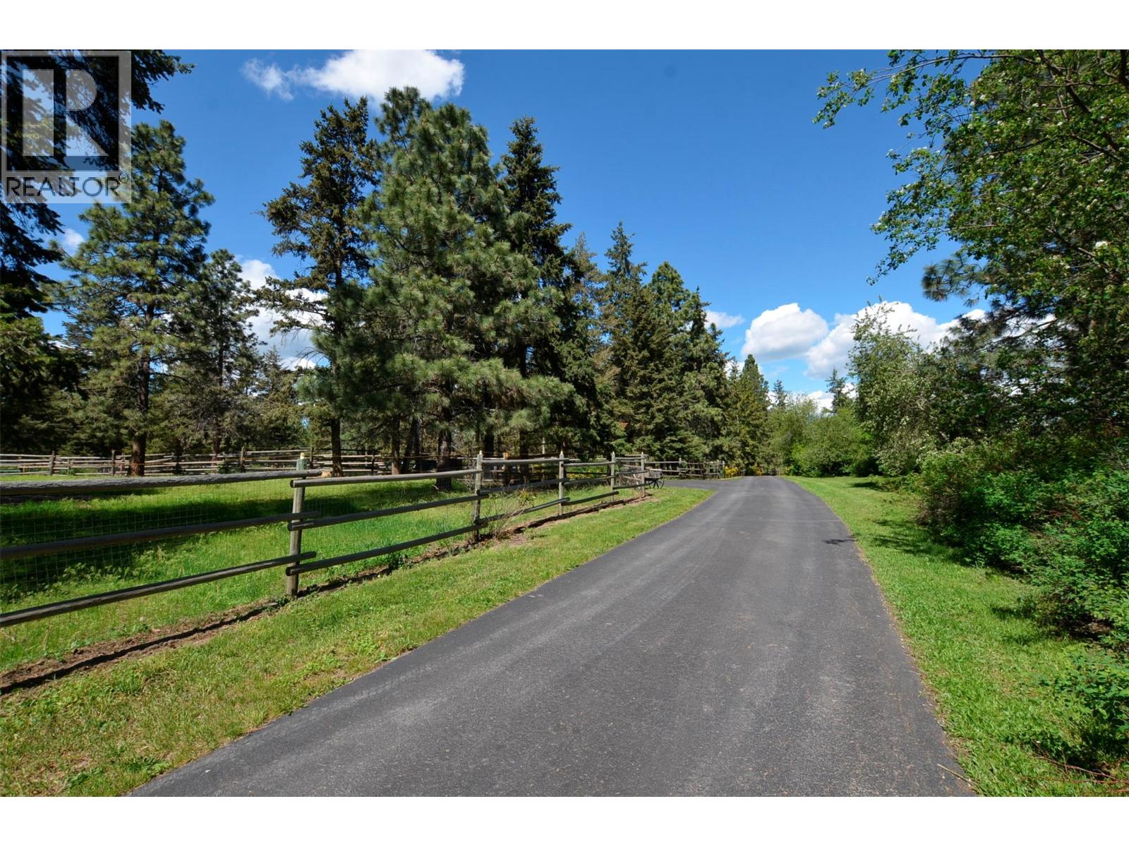 60 Valeview Road, Lumby, British Columbia  V0E 2G1 - Photo 9 - 10384219