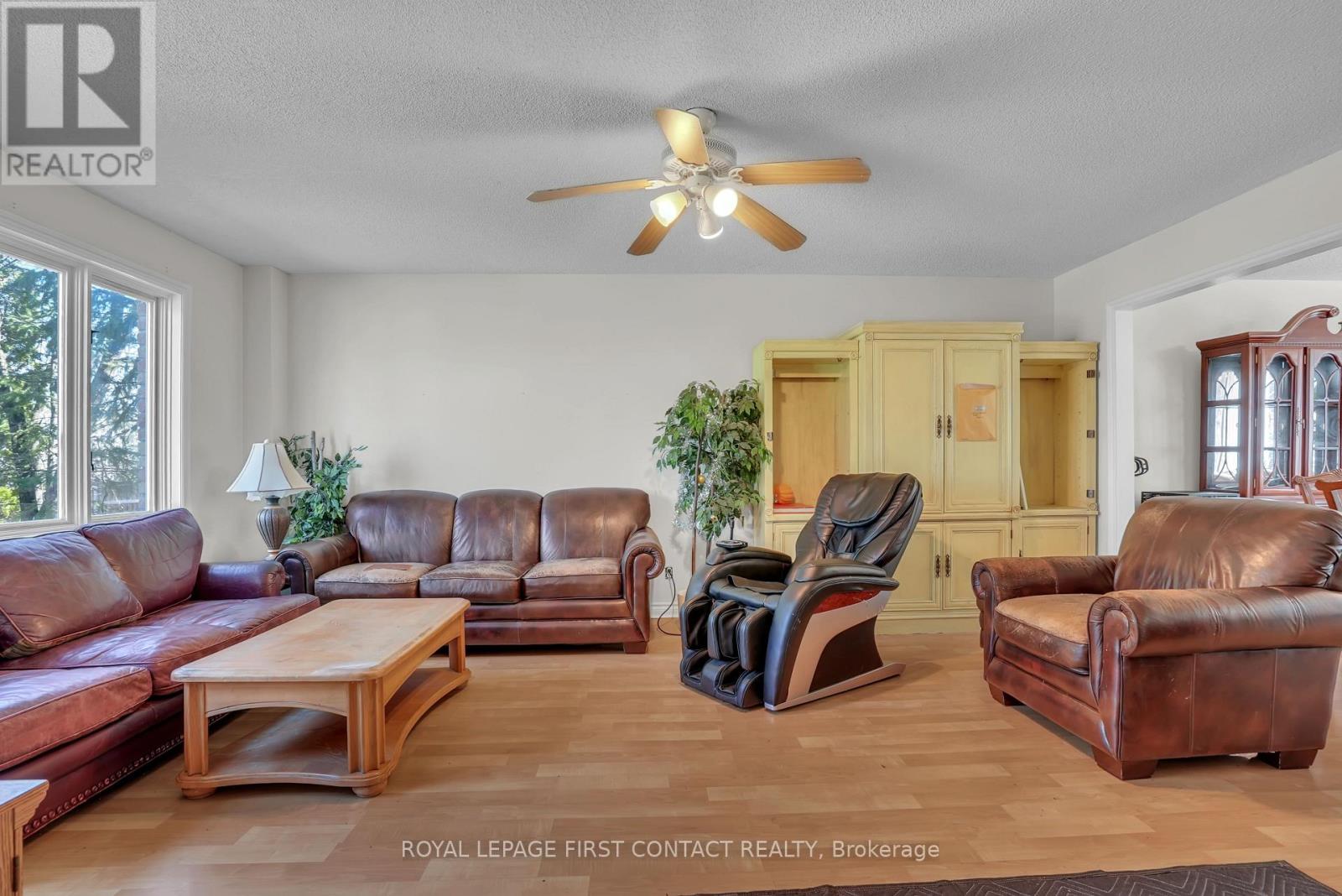 9 Little Lake Drive, Barrie, Ontario  L4M 7B9 - Photo 8 - S13036046