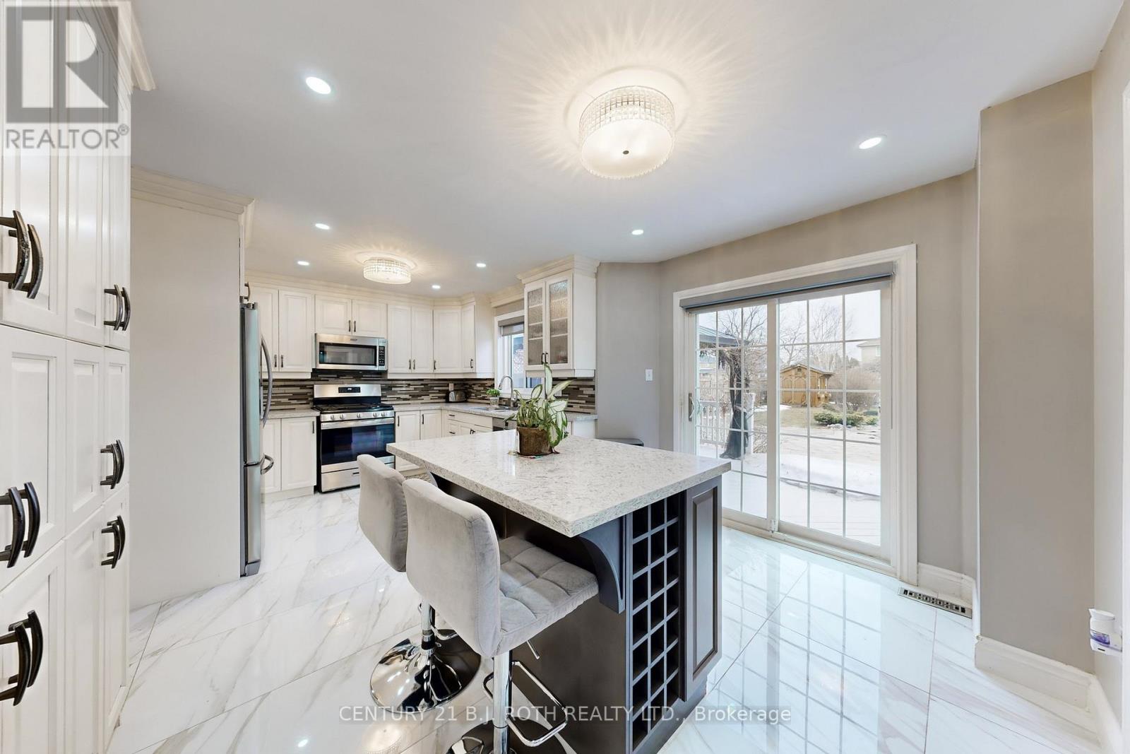 14 Round Leaf Court, Barrie, Ontario  L4N 9N3 - Photo 10 - S13036120