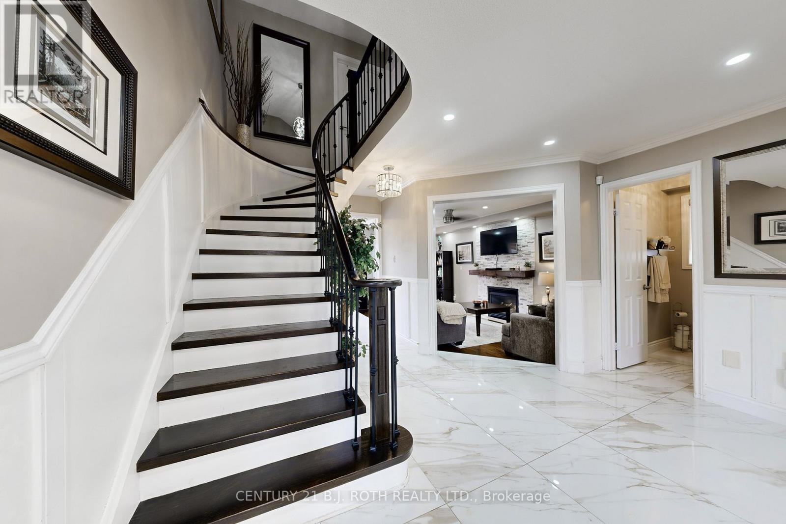 14 Round Leaf Court, Barrie, Ontario  L4N 9N3 - Photo 5 - S13036120