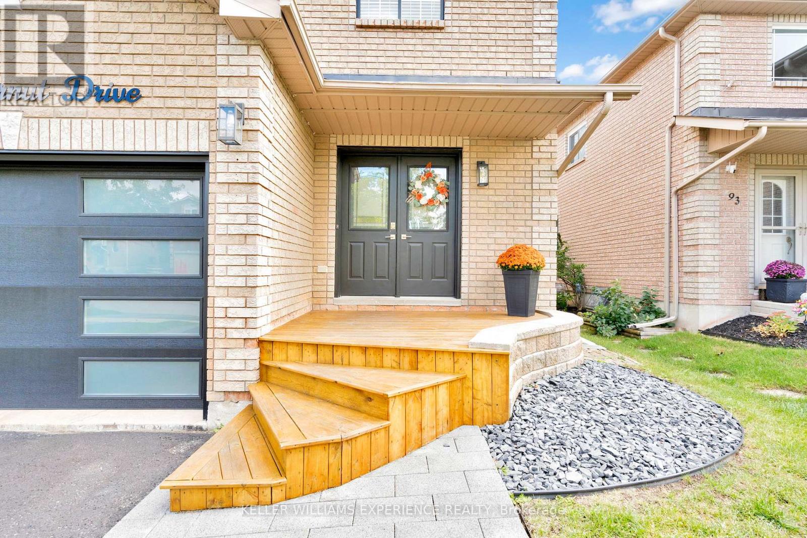 91 Butternut Drive, Barrie, Ontario  L4N 9Z7 - Photo 3 - S13036124