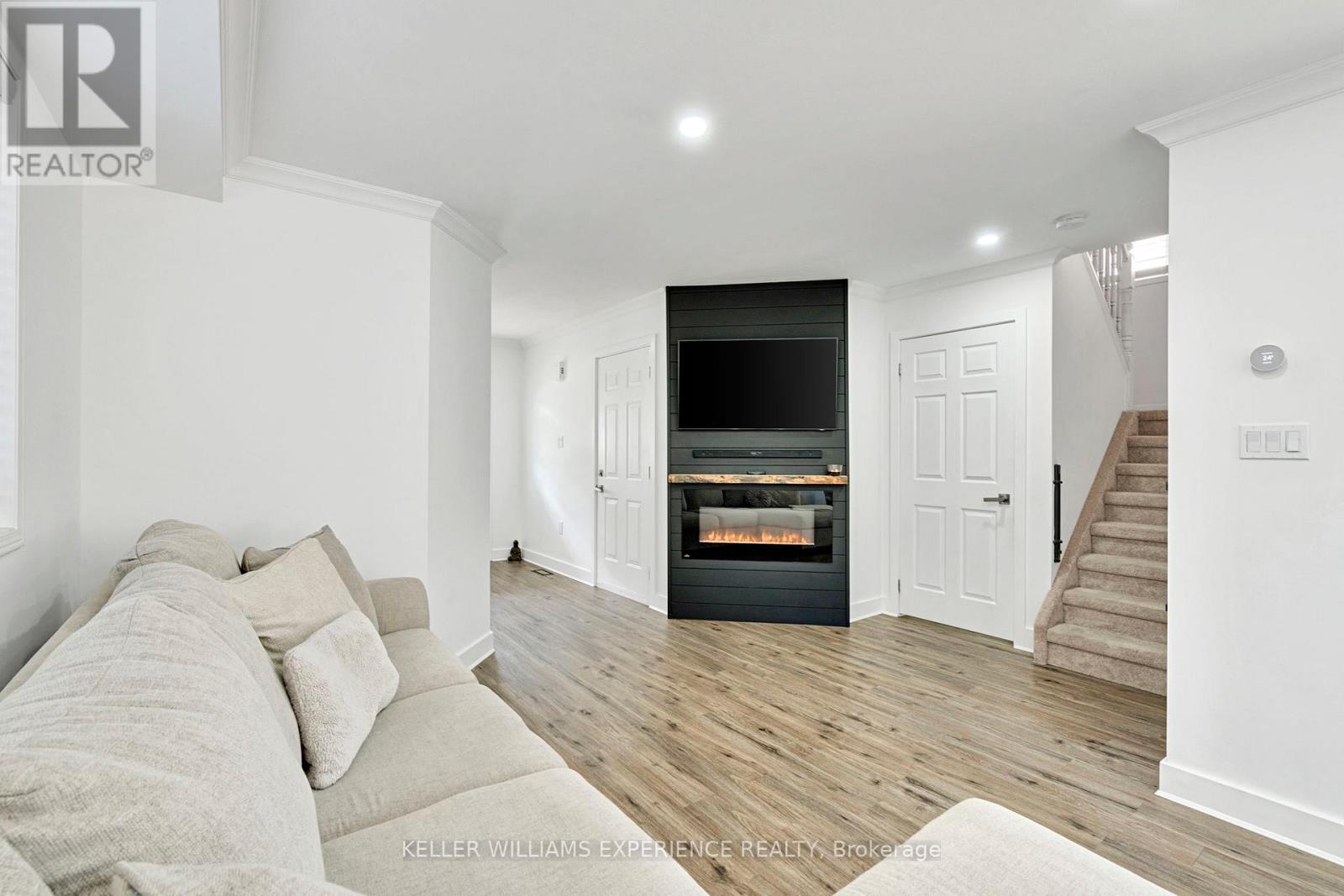 91 Butternut Drive, Barrie, Ontario  L4N 9Z7 - Photo 9 - S13036124