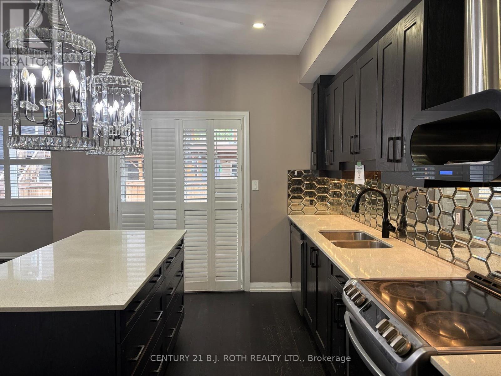 34 Alaskan Heights, Barrie, Ontario  L9J 0H9 - Photo 5 - S13036148